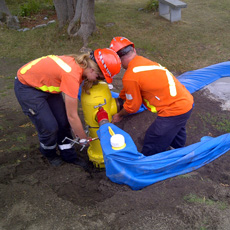 Operators flow rate a fire hydrant